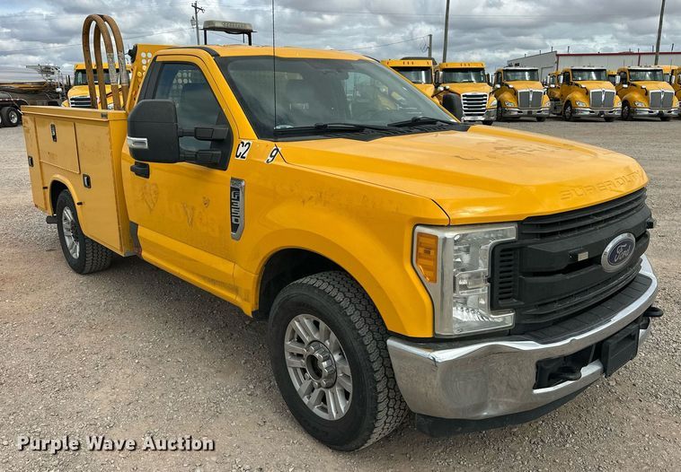 image for item EJ8470 2017 Ford F350 Super Duty XL utility bed pickup truck