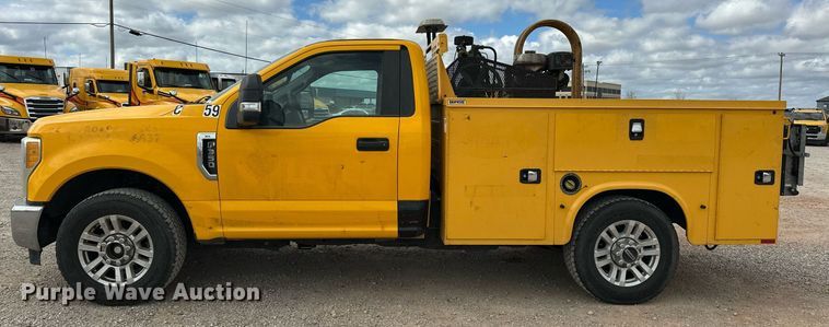 image for item EJ8470 2017 Ford F350 Super Duty XL utility bed pickup truck