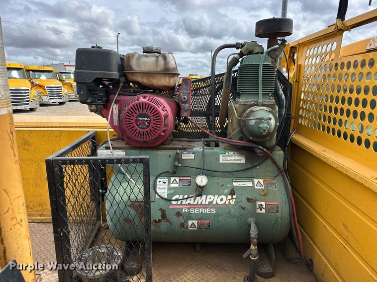 image for item EJ8470 2017 Ford F350 Super Duty XL utility bed pickup truck