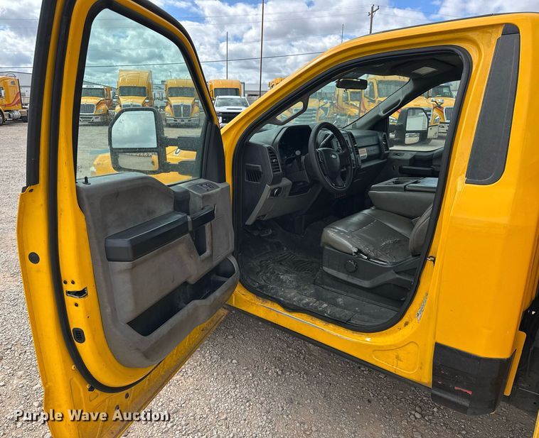 image for item EJ8470 2017 Ford F350 Super Duty XL utility bed pickup truck