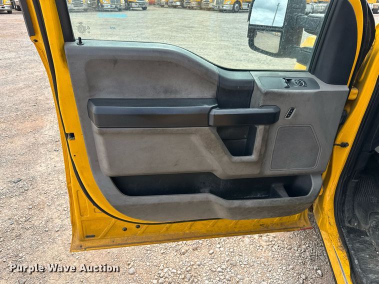 image for item EJ8470 2017 Ford F350 Super Duty XL utility bed pickup truck