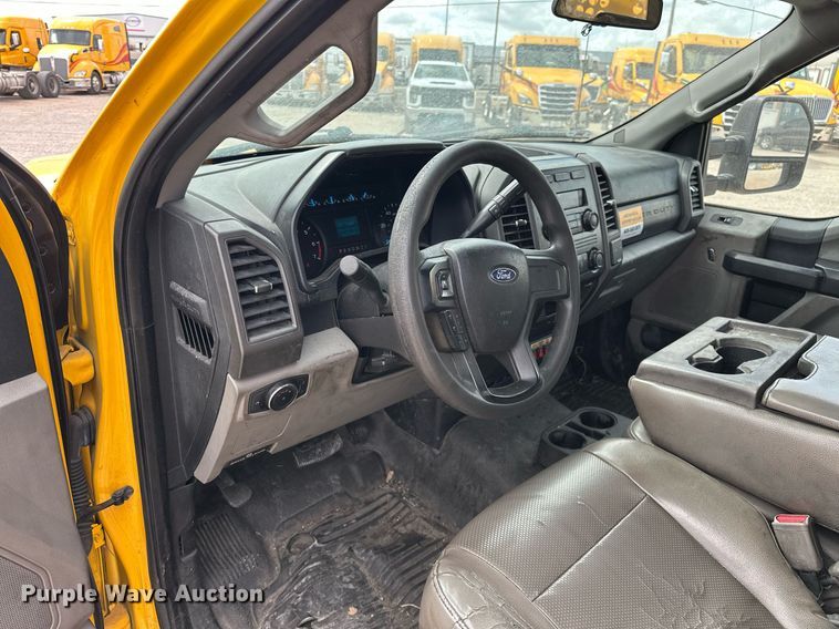 image for item EJ8470 2017 Ford F350 Super Duty XL utility bed pickup truck