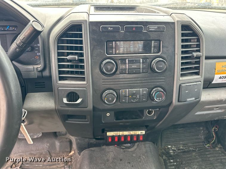 image for item EJ8470 2017 Ford F350 Super Duty XL utility bed pickup truck