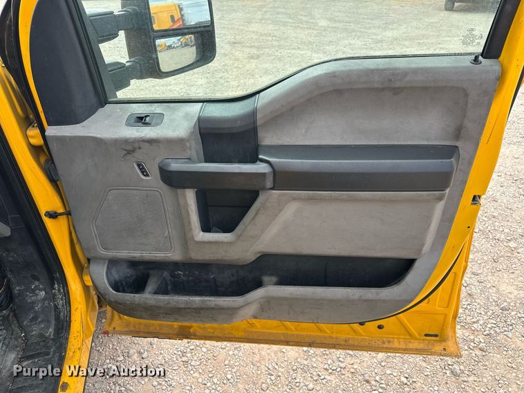 image for item EJ8470 2017 Ford F350 Super Duty XL utility bed pickup truck