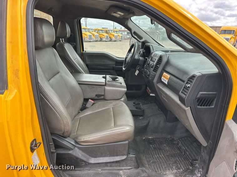 image for item EJ8470 2017 Ford F350 Super Duty XL utility bed pickup truck