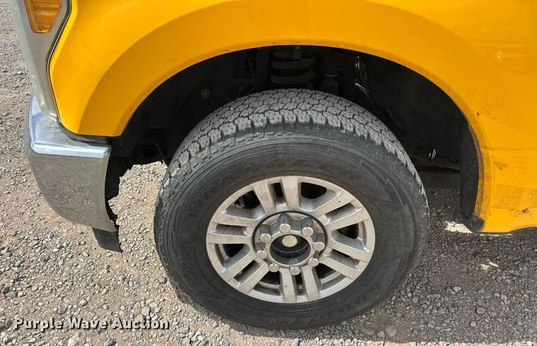 image for item EJ8470 2017 Ford F350 Super Duty XL utility bed pickup truck