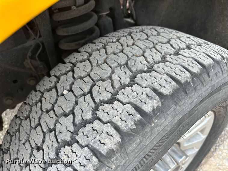 image for item EJ8470 2017 Ford F350 Super Duty XL utility bed pickup truck