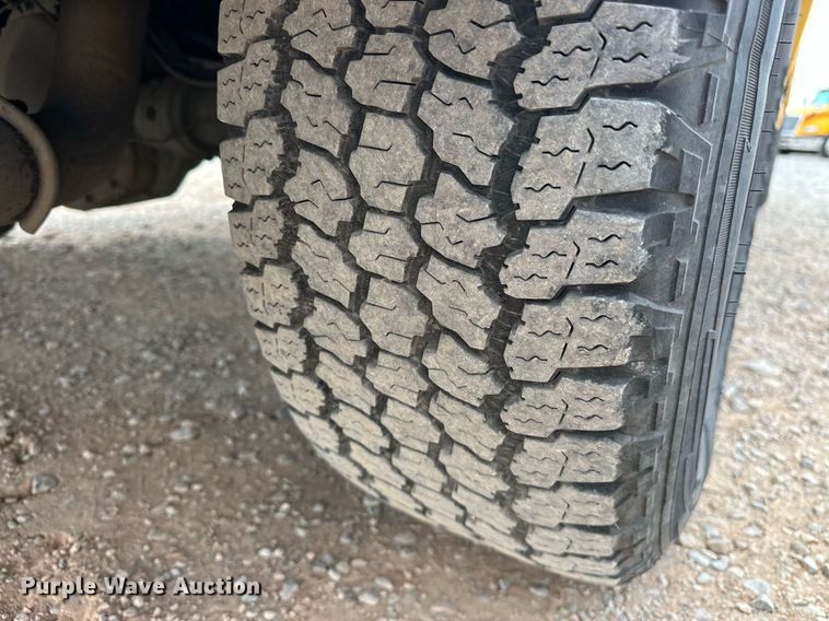 image for item EJ8470 2017 Ford F350 Super Duty XL utility bed pickup truck