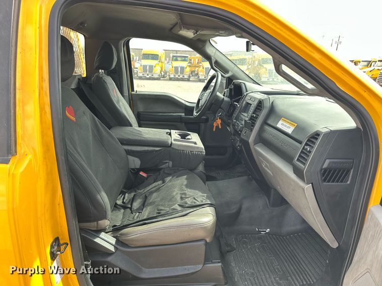 image for item EJ8472 2020 Ford F350 Super Duty XL utility bed pickup truck