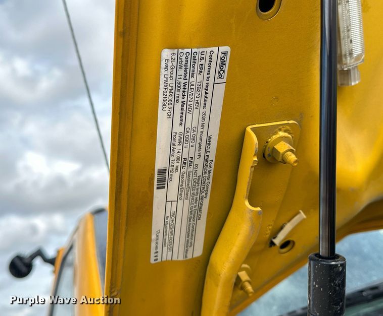 image for item EJ8472 2020 Ford F350 Super Duty XL utility bed pickup truck