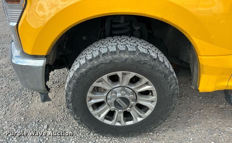 image for item EJ8472 2020 Ford F350 Super Duty XL utility bed pickup truck