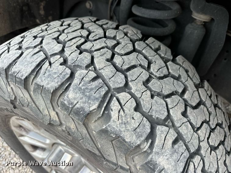 image for item EJ8472 2020 Ford F350 Super Duty XL utility bed pickup truck