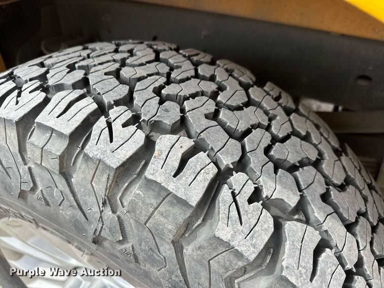 image for item EJ8472 2020 Ford F350 Super Duty XL utility bed pickup truck