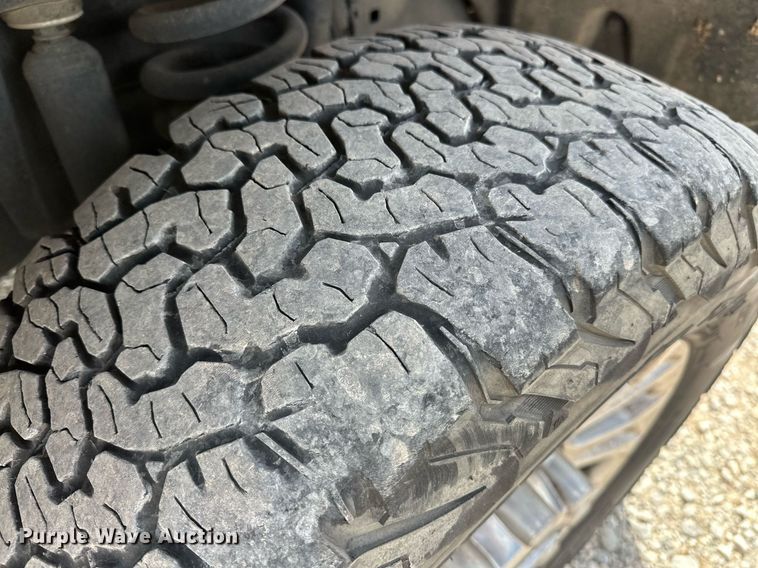 image for item EJ8472 2020 Ford F350 Super Duty XL utility bed pickup truck