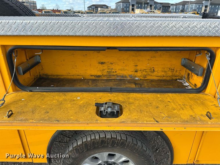 image for item EJ8475 2020 Ford F350 Super Duty XL utility bed pickup truck