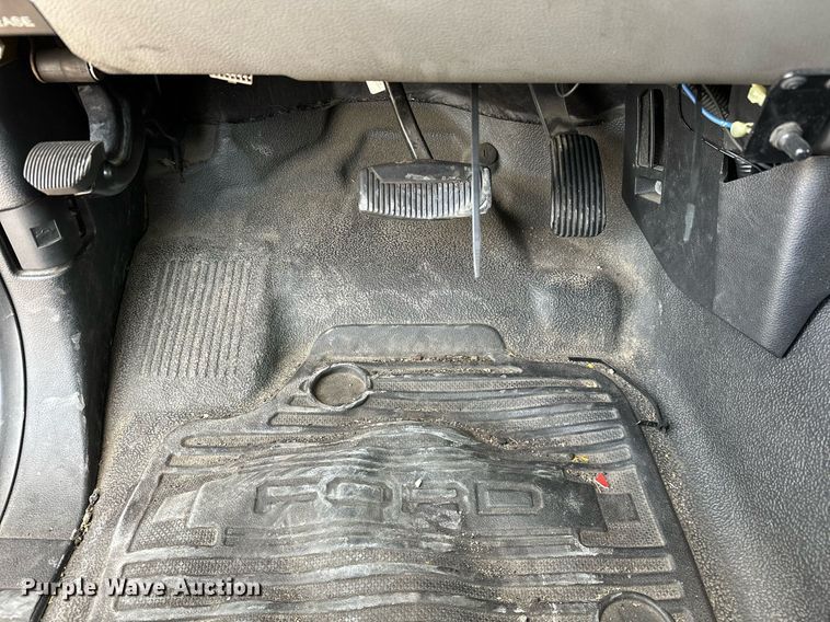 image for item EJ8475 2020 Ford F350 Super Duty XL utility bed pickup truck