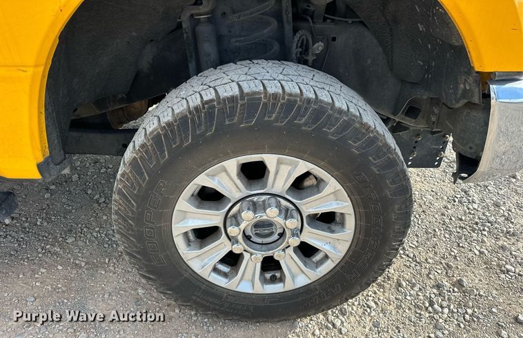 image for item EJ8475 2020 Ford F350 Super Duty XL utility bed pickup truck