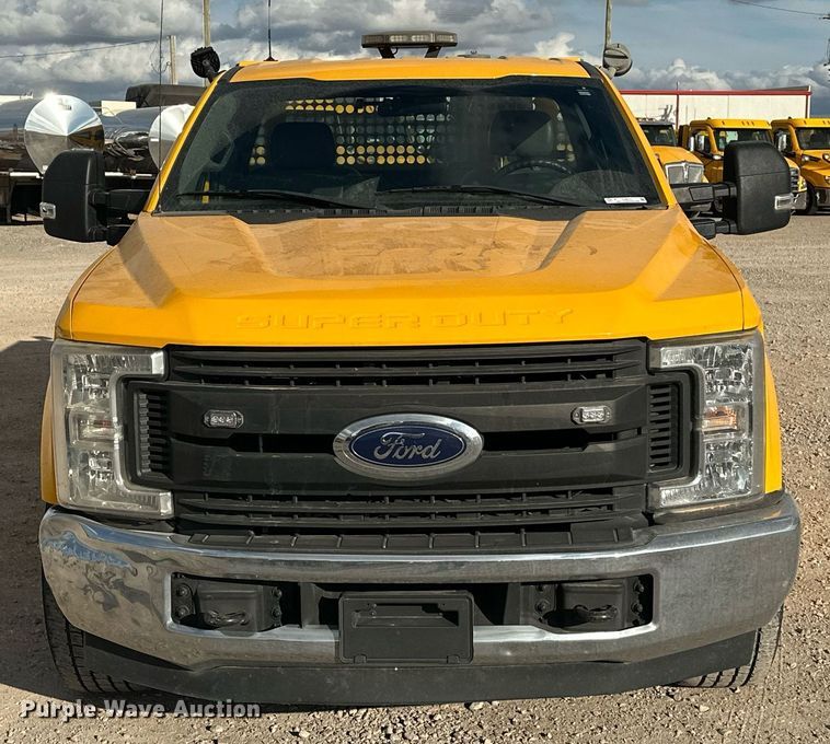 image for item EJ8476 2018 Ford F350 Super Duty XL utility bed pickup truck