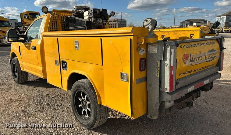 image for item EJ8476 2018 Ford F350 Super Duty XL utility bed pickup truck