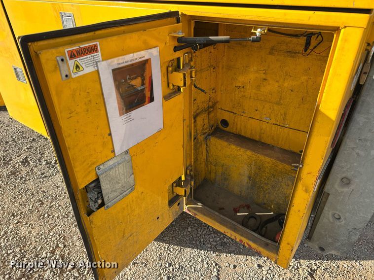 image for item EJ8476 2018 Ford F350 Super Duty XL utility bed pickup truck