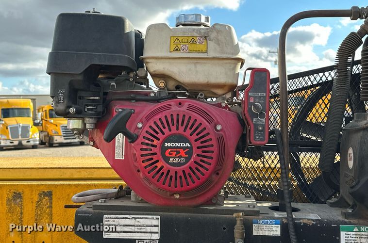 image for item EJ8476 2018 Ford F350 Super Duty XL utility bed pickup truck