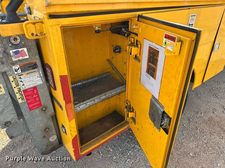 image for item EJ8476 2018 Ford F350 Super Duty XL utility bed pickup truck