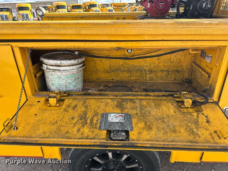 image for item EJ8476 2018 Ford F350 Super Duty XL utility bed pickup truck