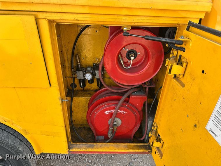 image for item EJ8476 2018 Ford F350 Super Duty XL utility bed pickup truck