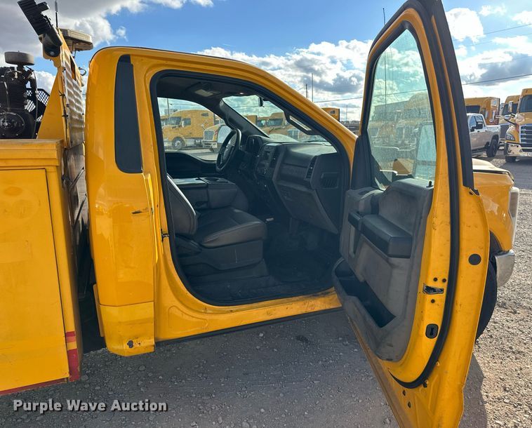 image for item EJ8476 2018 Ford F350 Super Duty XL utility bed pickup truck