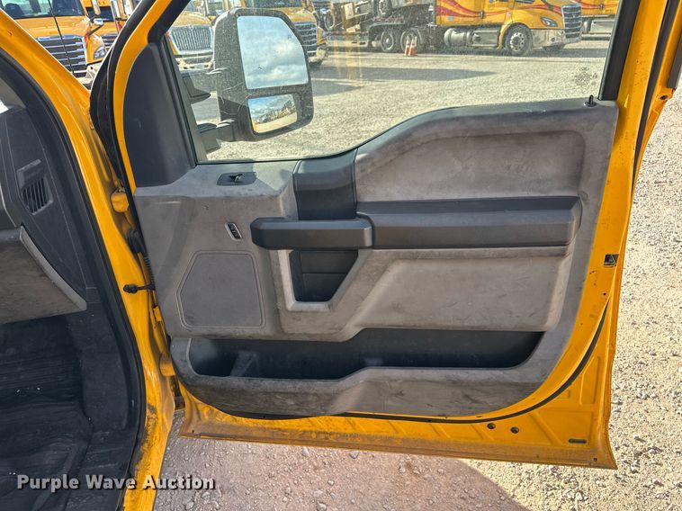 image for item EJ8476 2018 Ford F350 Super Duty XL utility bed pickup truck