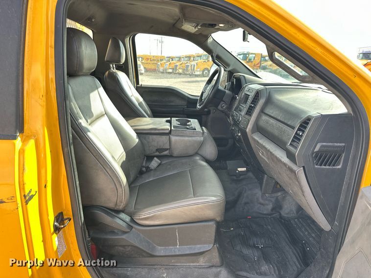 image for item EJ8476 2018 Ford F350 Super Duty XL utility bed pickup truck