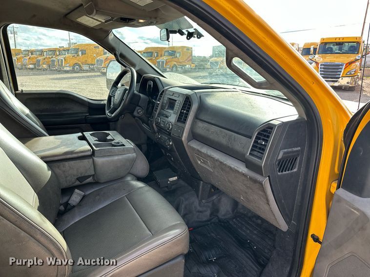 image for item EJ8476 2018 Ford F350 Super Duty XL utility bed pickup truck