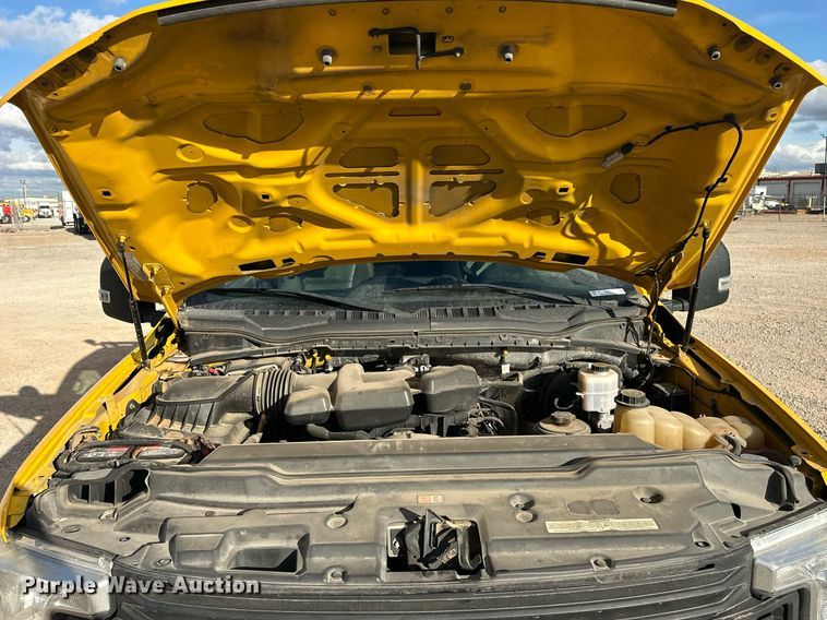 image for item EJ8476 2018 Ford F350 Super Duty XL utility bed pickup truck