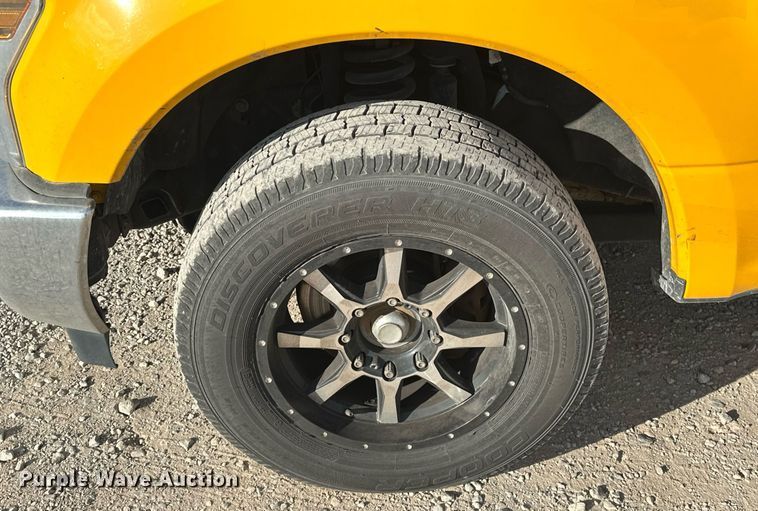 image for item EJ8476 2018 Ford F350 Super Duty XL utility bed pickup truck