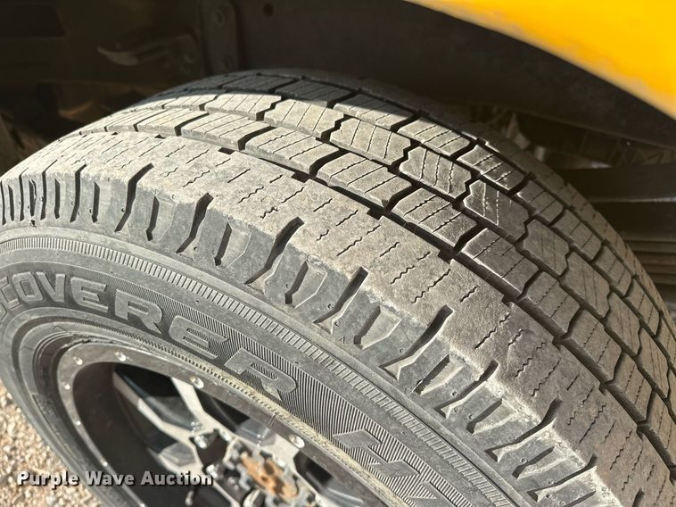 image for item EJ8476 2018 Ford F350 Super Duty XL utility bed pickup truck