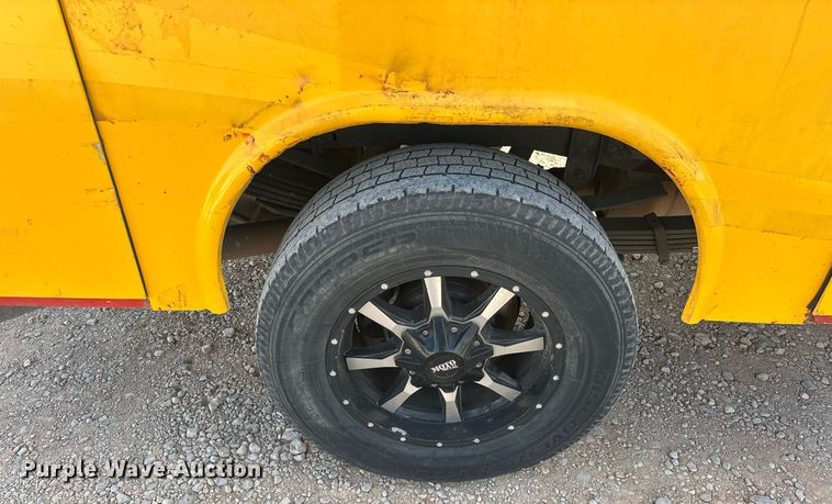 image for item EJ8476 2018 Ford F350 Super Duty XL utility bed pickup truck