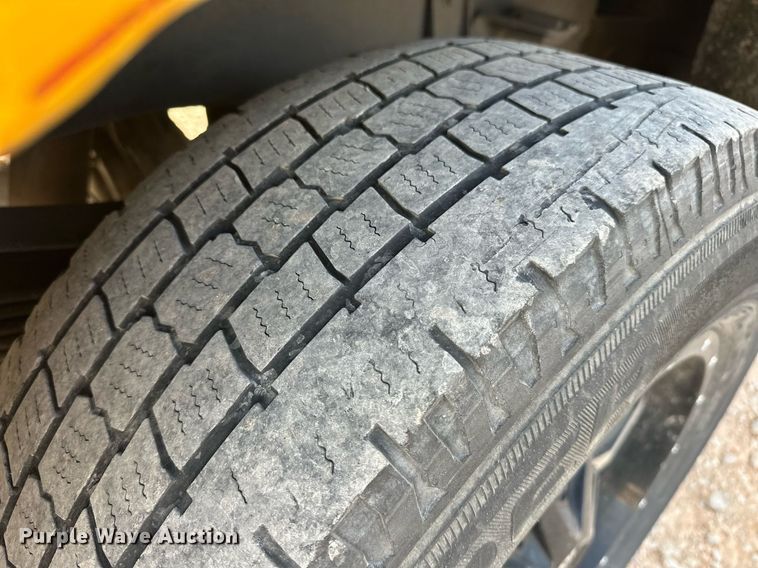 image for item EJ8476 2018 Ford F350 Super Duty XL utility bed pickup truck