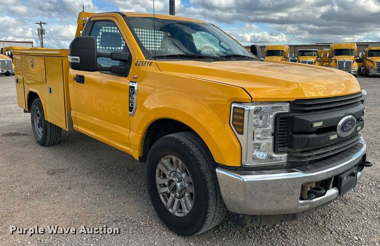 image for item EJ8477 2019 Ford F350 Super Duty utility bed pickup truck