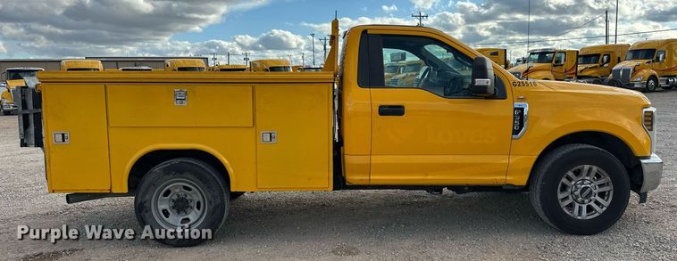 image for item EJ8477 2019 Ford F350 Super Duty utility bed pickup truck