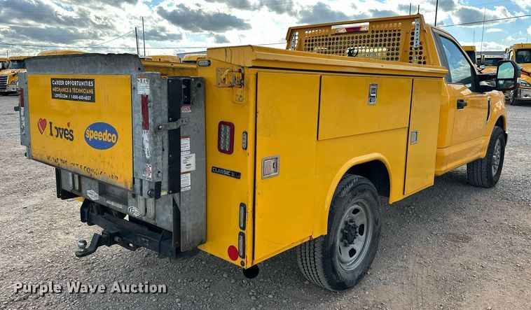 image for item EJ8477 2019 Ford F350 Super Duty utility bed pickup truck