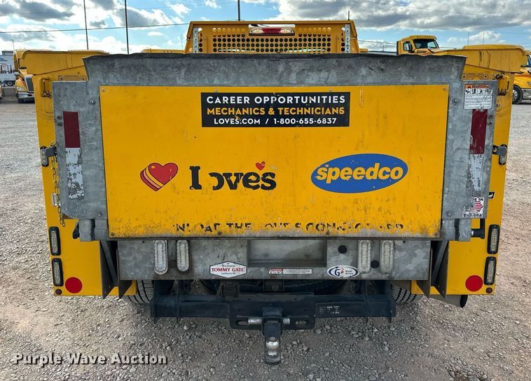 image for item EJ8477 2019 Ford F350 Super Duty utility bed pickup truck