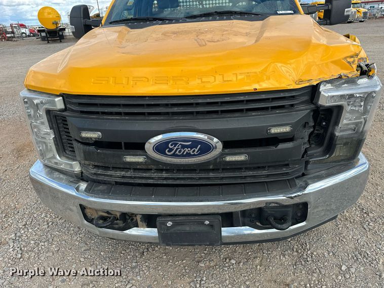 image for item EJ8477 2019 Ford F350 Super Duty utility bed pickup truck