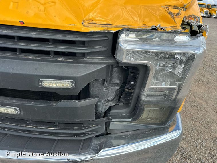 image for item EJ8477 2019 Ford F350 Super Duty utility bed pickup truck