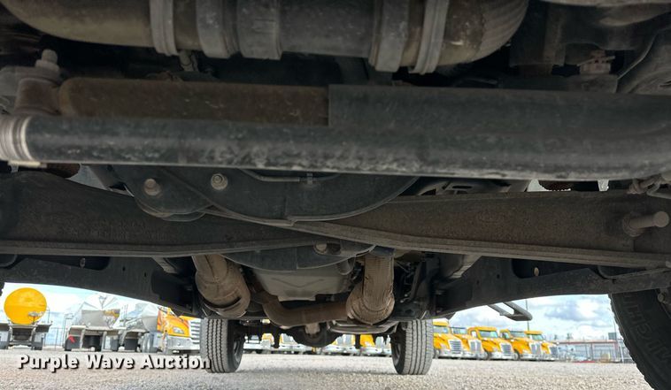 image for item EJ8477 2019 Ford F350 Super Duty utility bed pickup truck