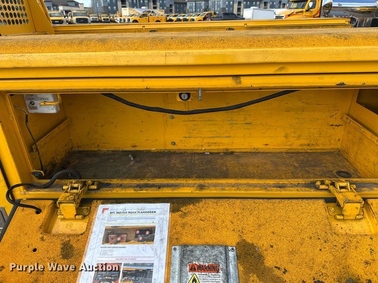 image for item EJ8477 2019 Ford F350 Super Duty utility bed pickup truck