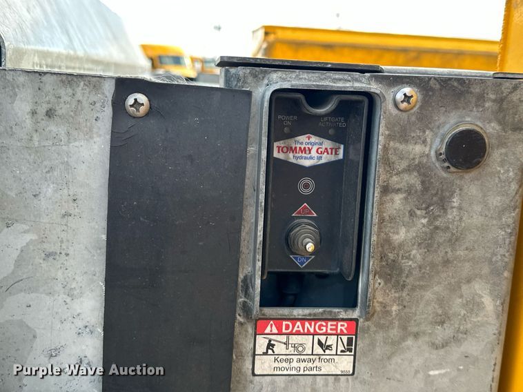 image for item EJ8477 2019 Ford F350 Super Duty utility bed pickup truck