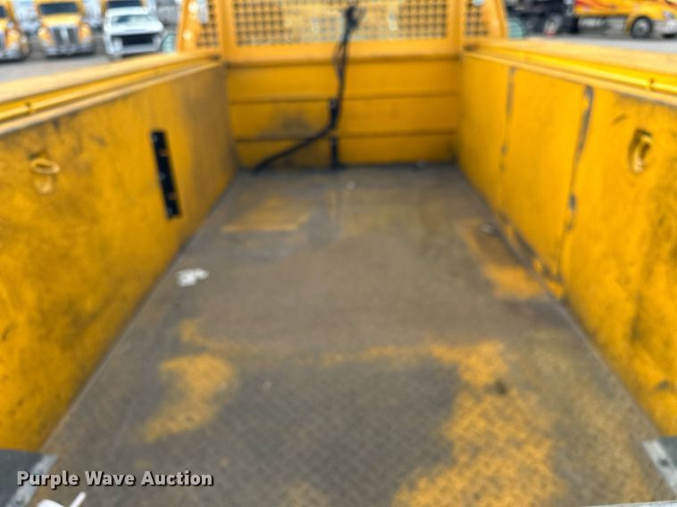 image for item EJ8477 2019 Ford F350 Super Duty utility bed pickup truck