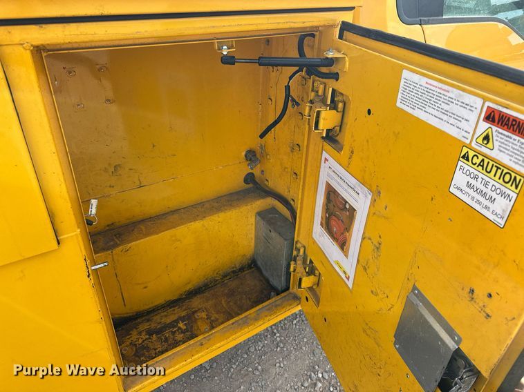 image for item EJ8477 2019 Ford F350 Super Duty utility bed pickup truck