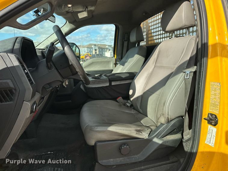 image for item EJ8477 2019 Ford F350 Super Duty utility bed pickup truck