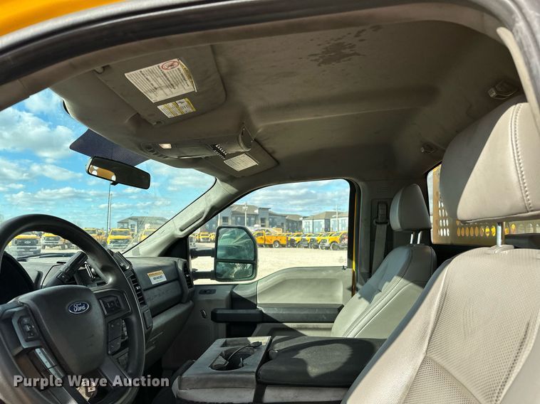 image for item EJ8477 2019 Ford F350 Super Duty utility bed pickup truck